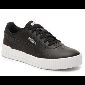 NWOT Puma Carina Sneakers